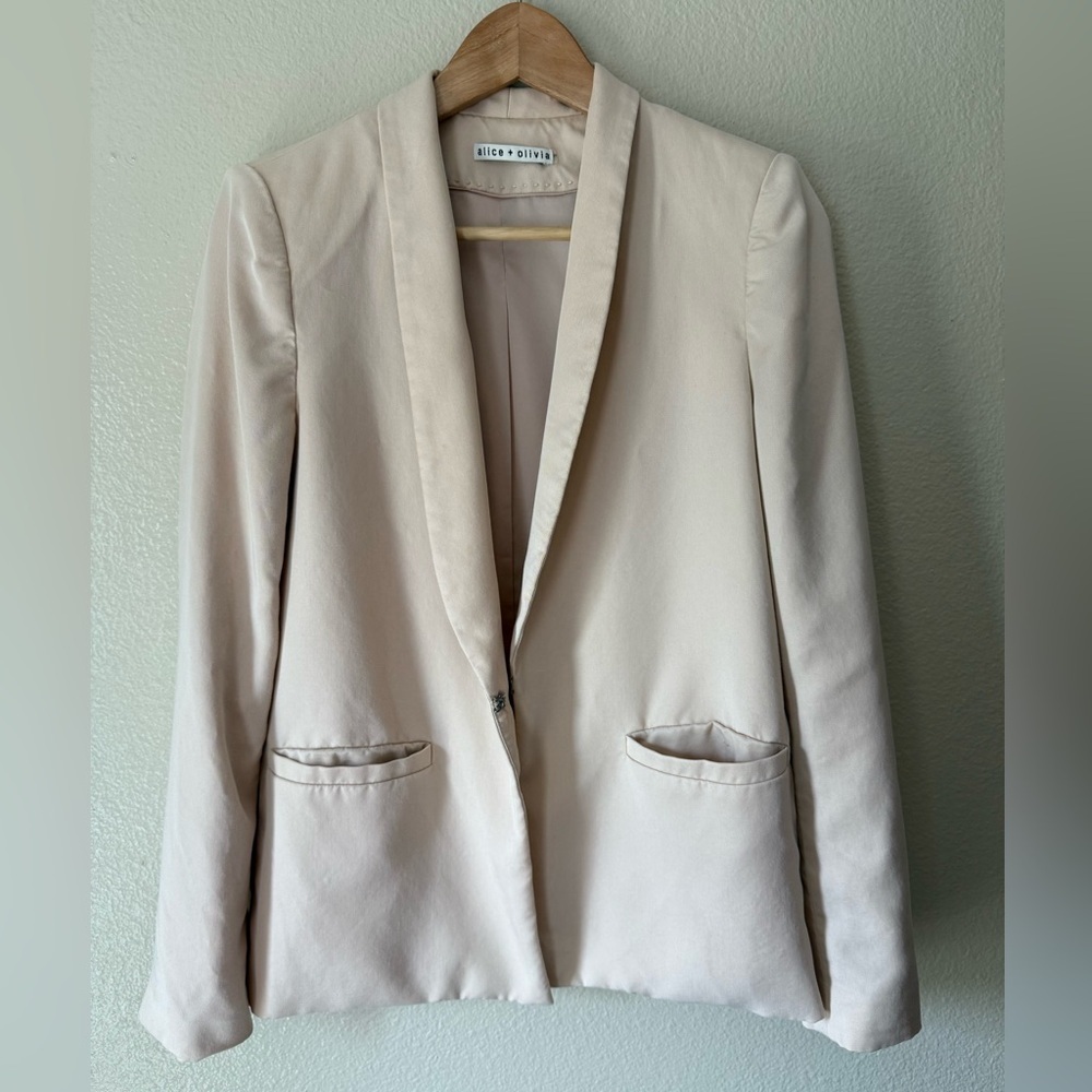 Alice + Olivia Light Cream Tailored Blazer